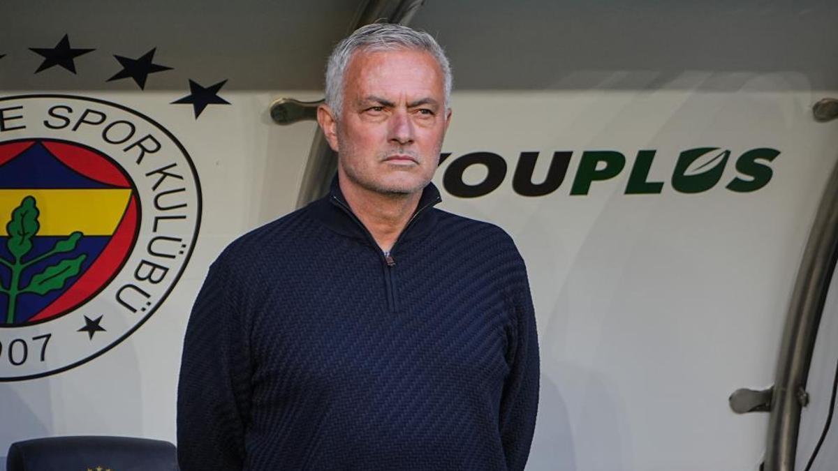 Jose Mourinho'dan göreve devam etme kararıyla ilgili açıklama