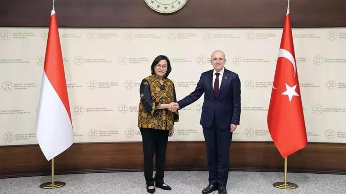 Bakan Şimşek Endonezya Maliye Bakanı ile görüştü