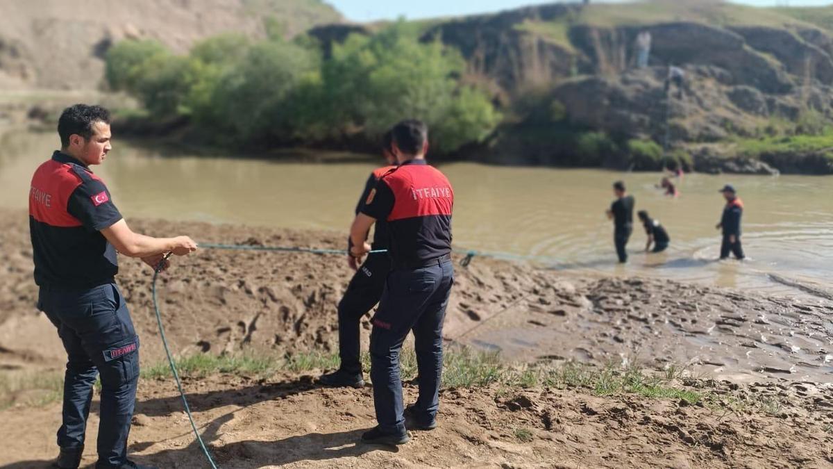 Siirt'te kaybolan 14 yaşındaki Mustafa'yı arama çalışmaları sürüyor