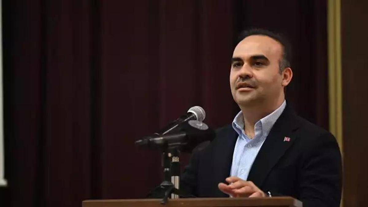 Bakan Kacır'dan savunma sanayii mesajı: Türk milletinin imzasını gökyüzüne attılar