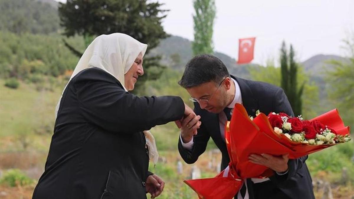Şehit annesi: Devletimiz oğlumun yokluğunu aratmamak için hep yanımda oldu