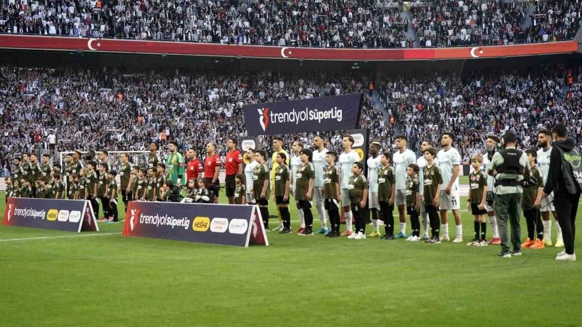 Şimşekler İstanbul'dan eli boş döndü! Mustafa Alper Avcı Süper Lig'de kalacakları açıkladı