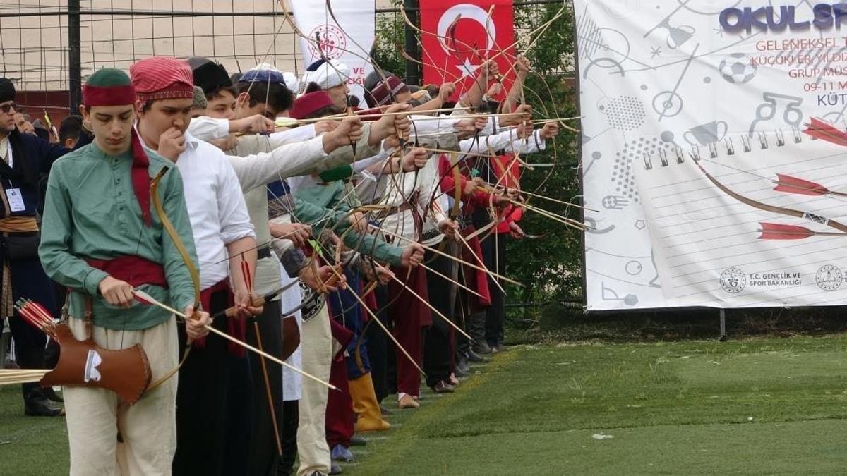 Türk okçuluğunda gençler Kütahya’da buluştu