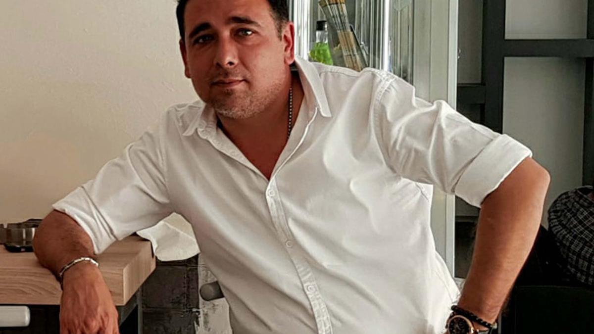 Otomobile çarpan motosikletin sürücüsü öldü; kaza kamerada