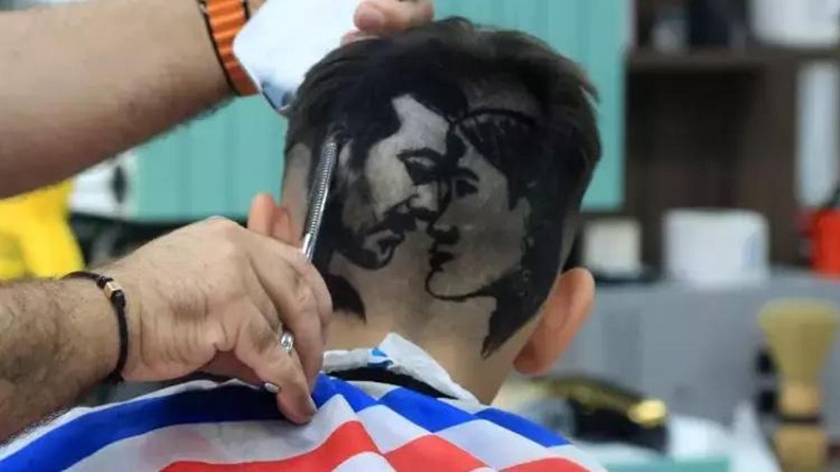 Eşref Rüya dizisinin fanları akım başlattı! Başrol oyuncularının portrelerini saçlarına işliyorlar