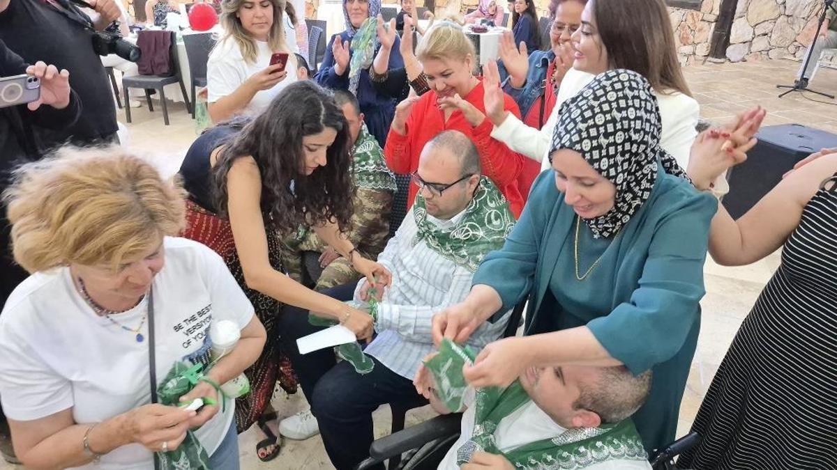 Muğla'da gözler yaşardı: Özel bireylere askerlik kınası yakıldı