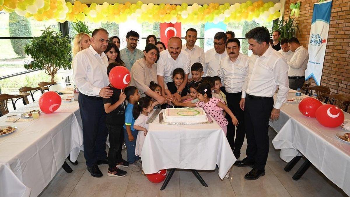 Vali Canalp, çölyak hastası çocuklara buluştu