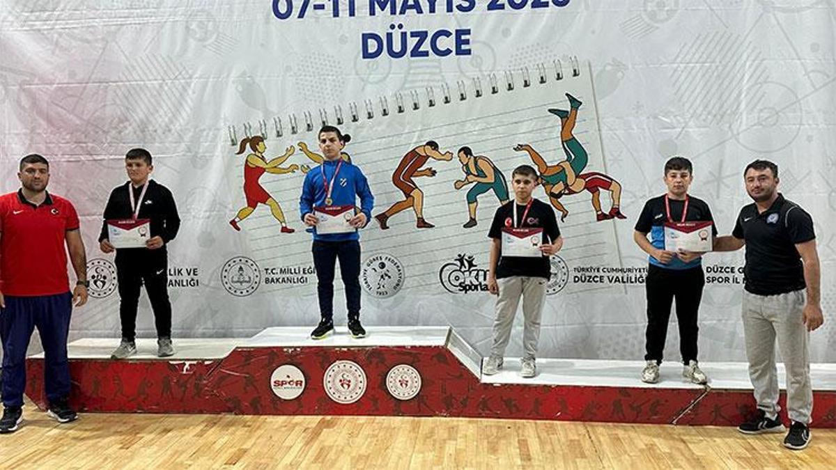 Kartepeli güreşçi Türkiye şampiyonu oldu! 'Bizleri gururlandırdı'