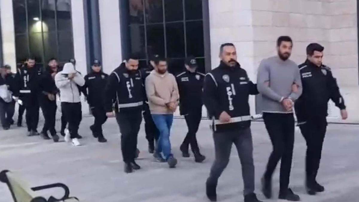 Gökçeada'da 2 aileye 'nitelikli yağma' operasyonu; 13 gözaltı