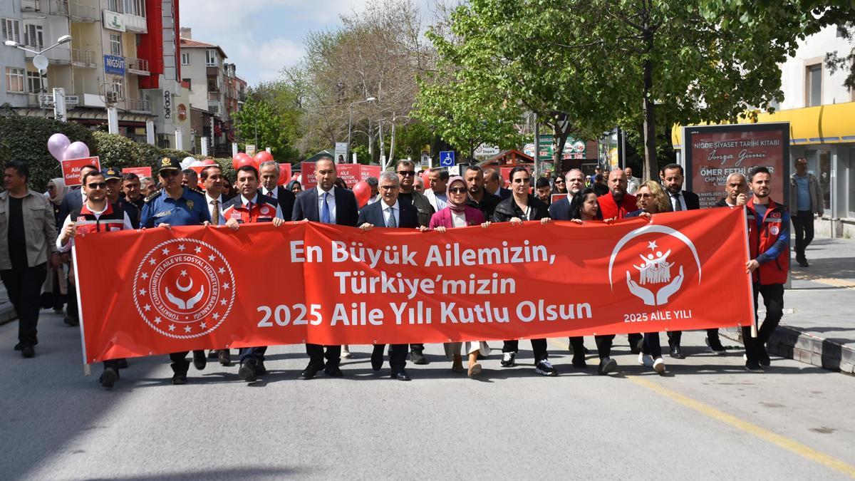 Niğde’de Aile Yılı yürüyüşü