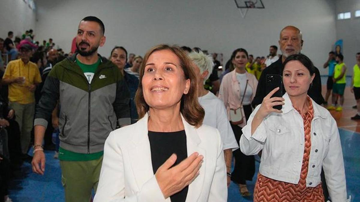 Seyhan'da işitme engelli sporcular futsal turnuvasında buluştu
