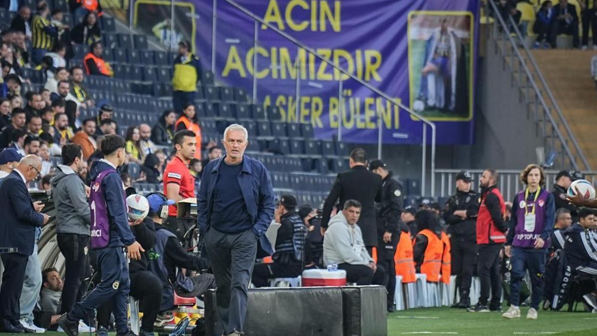 Muslera penaltı kullandı, Mourinho eleştirdi: Hikâyelerinin özeti gibi oldu