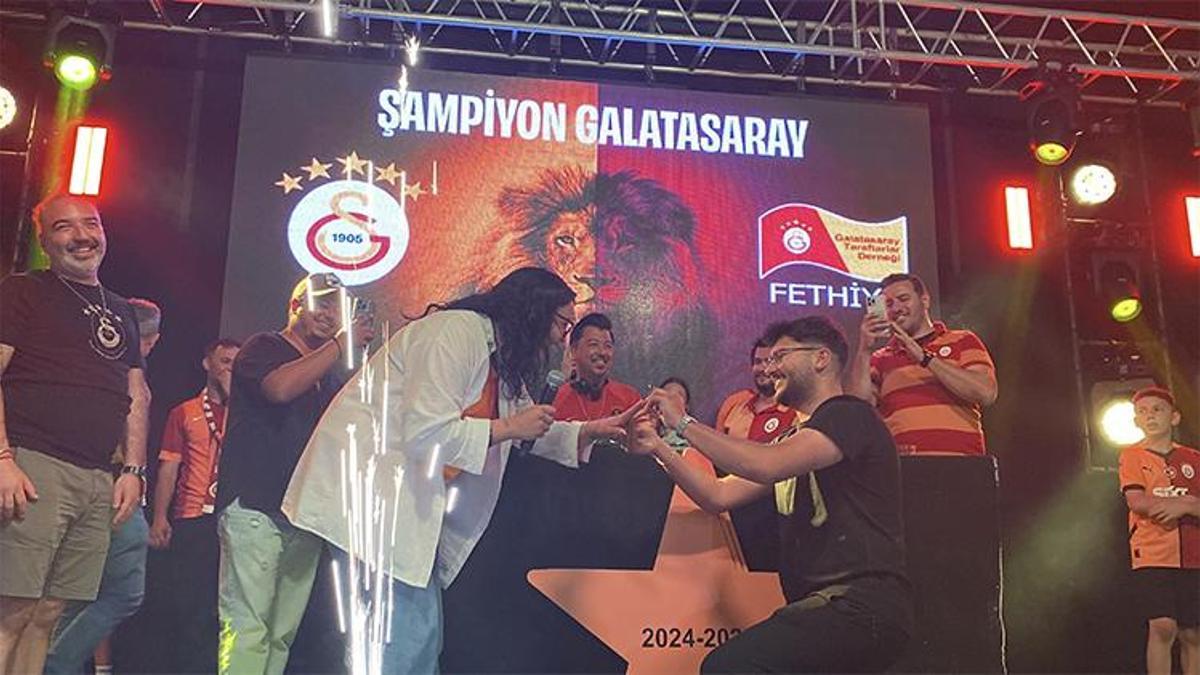 Fethiye'de şampiyonluk kutlamasında sürpriz evlilik teklifi