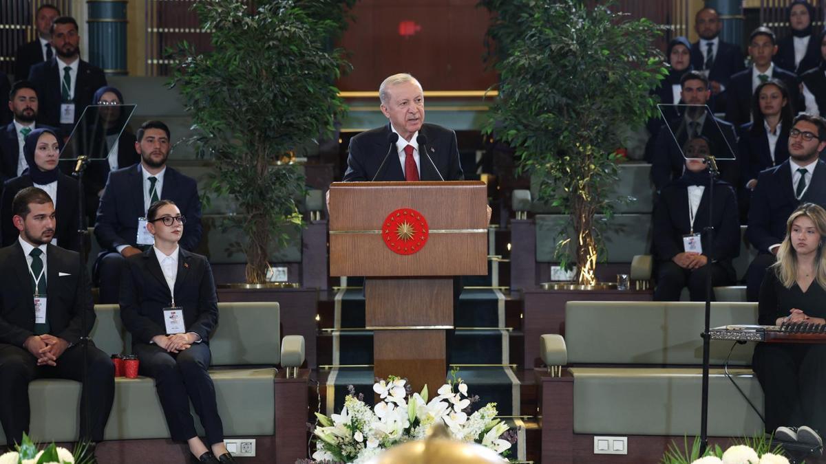 Erdoğan, 19 Mayıs dolayısıyla gençlerle buluştu