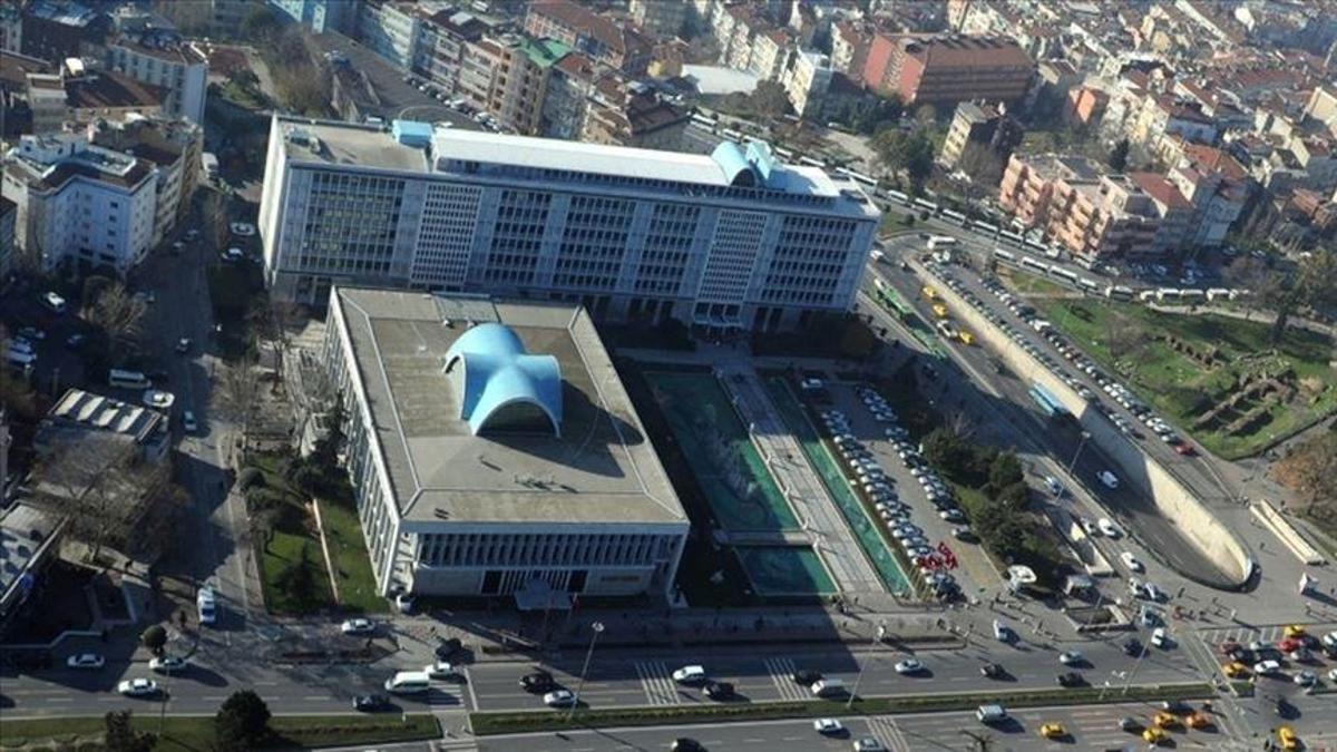 İBB'ye yönelik 3. dalga operasyonda 20 şüpheli adliyeye sevk edildi