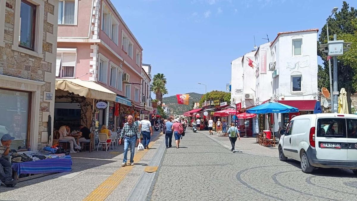 İzmir Foça açıklarında 3.7 büyüklüğünde deprem