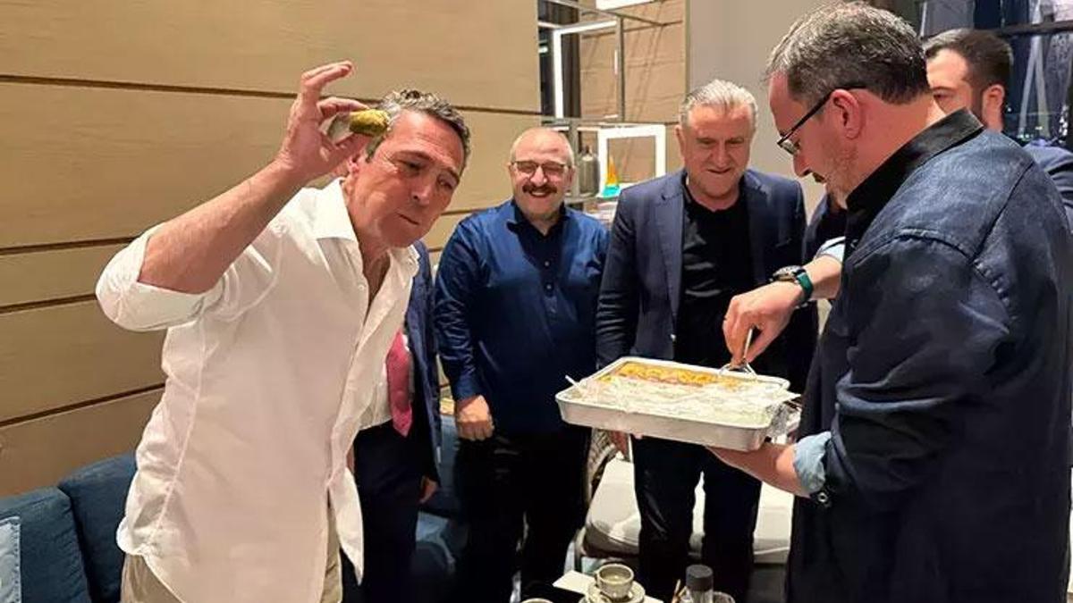 Varank ve Kasapoğlu'ndan Fenerbahçe Başkanı Ali Koç’a baklava ikramı