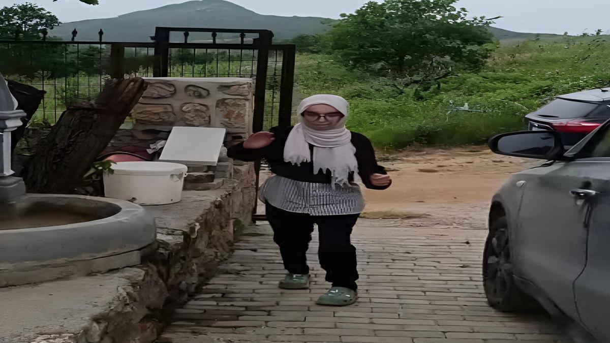 Üniversite hayali kurarken geçirdiği kaza sonrası yatağa bağımlı kalan Esma, fizik tedaviyle ayağa kalktı