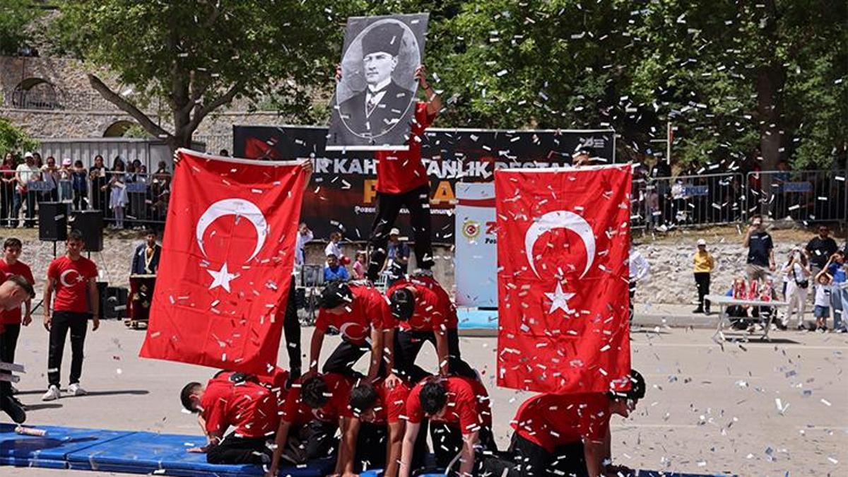 Pozantı’da “Şapka Çıkarılacak Zafer” coşkusu!