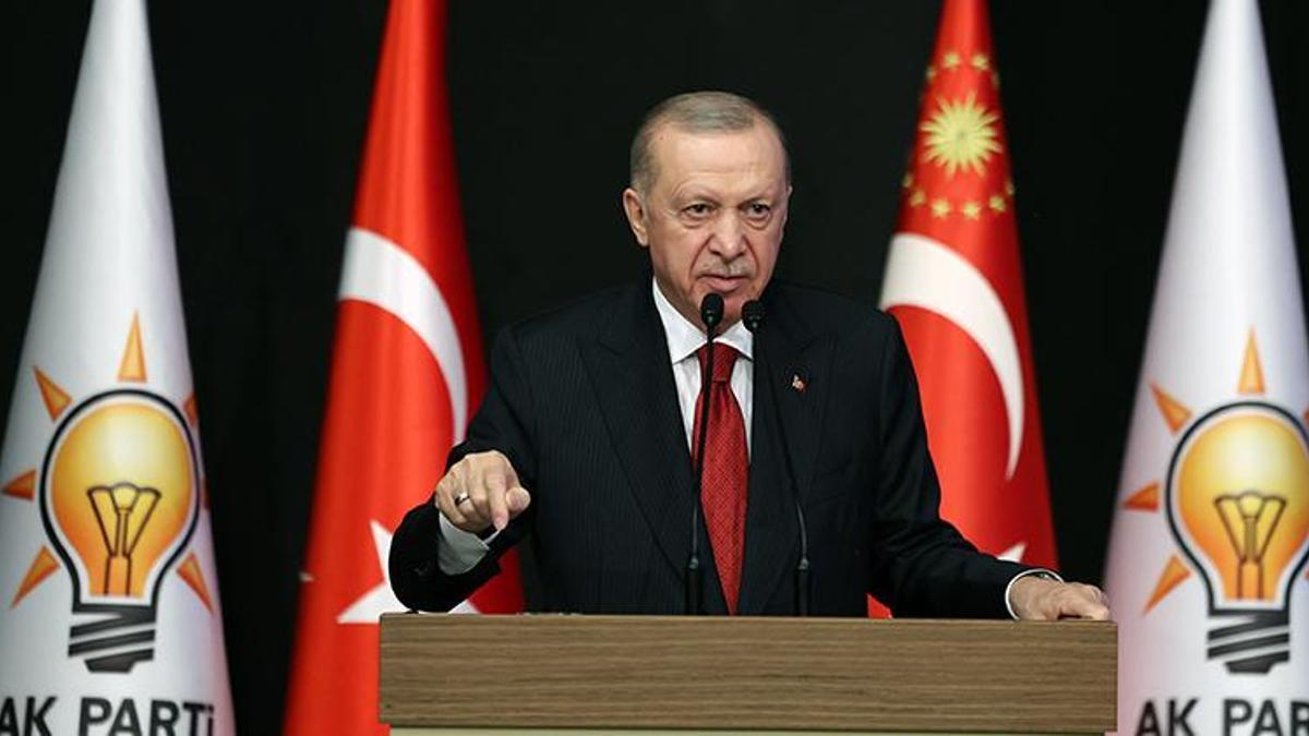 Cumhurbaşkanı Erdoğan'dan yeni anayasa mesajı: Dün 10 arkadaşımızı görevlendirdim