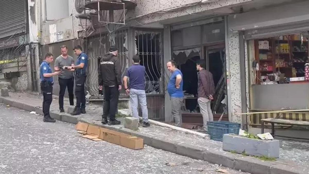 İstanbul'da büfede patlama! Çok sayıda ekip sevk edildi