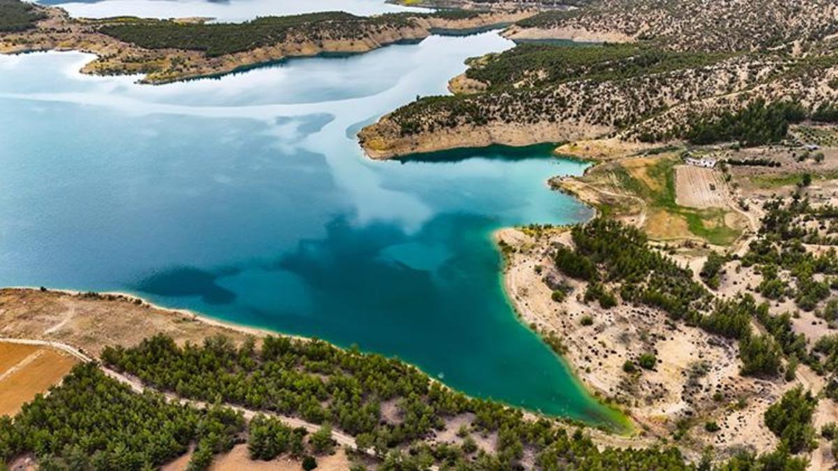 Mavinin ve yeşilin buluştuğu nokta: Torosların eteklerinde saklı doğa harikası keşfedilmeyi başlıyor