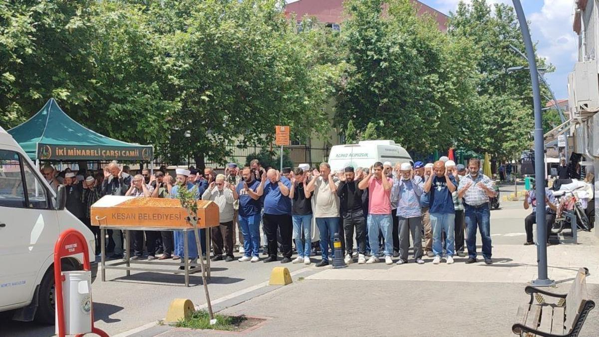 Hastanede karışan cenaze Edirne'de toprağa verildi
