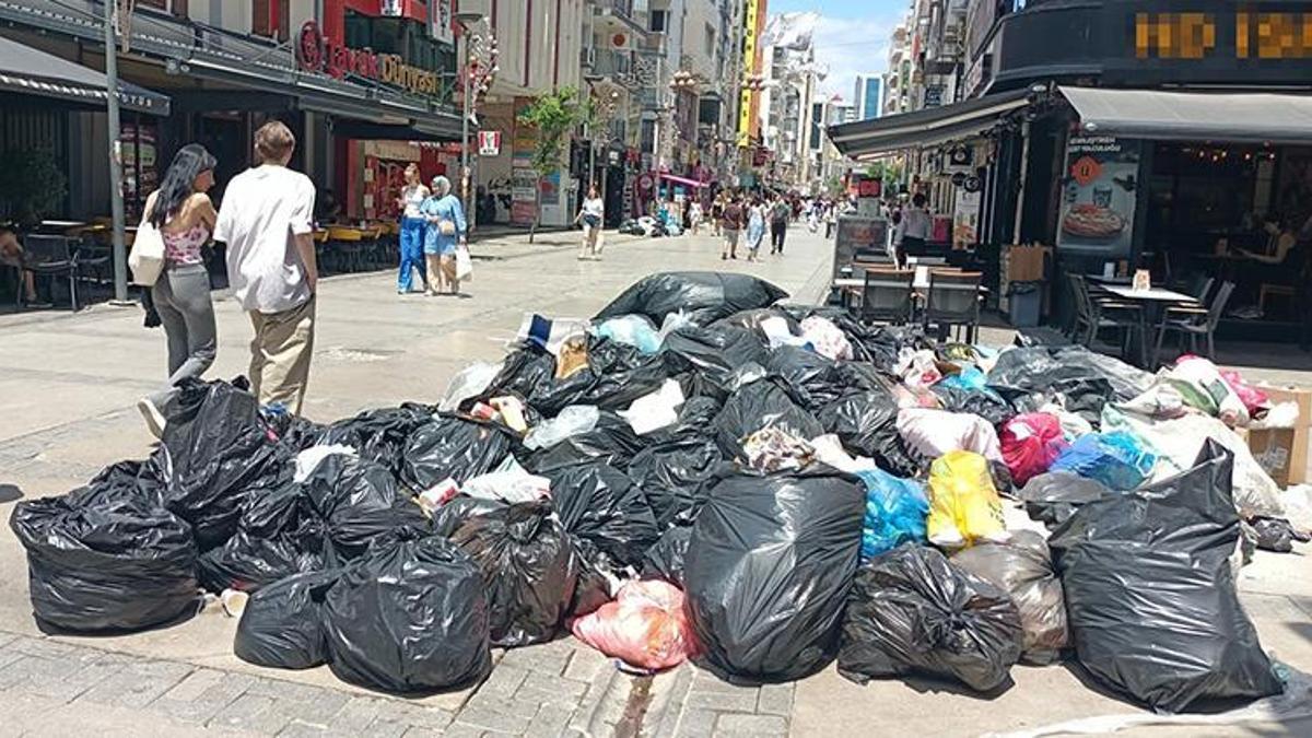 İzmir'de grev 4'üncü gününde! Şehir çöp yığınlarıyla doldu