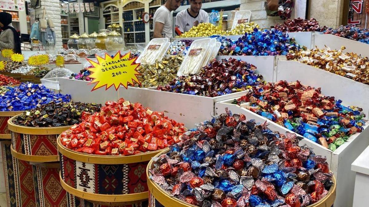 Bayramların vazgeçilmezi şekerler tezgahlara indi! Kilosu 150 liradan başlıyor