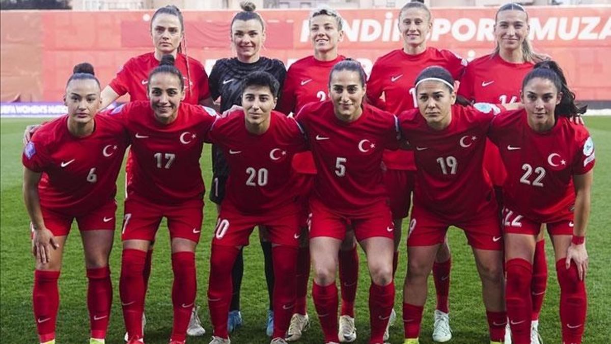 Yunanistan - Türkiye: 0-1! Milliler gruptan 3 puanla 3’üncü sırada çıktı