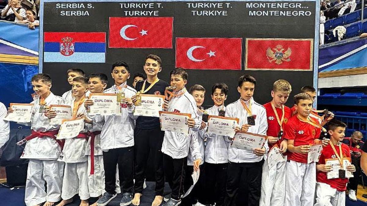 Balkan Çocuklar Karate Şampiyonası'nda Milli takım 55 madalya kazandı