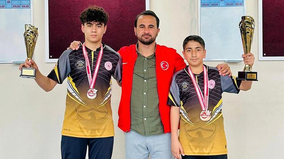 Elazığ dartta tarih yazdı: 6 madalya, 2 kupa kazandılar
