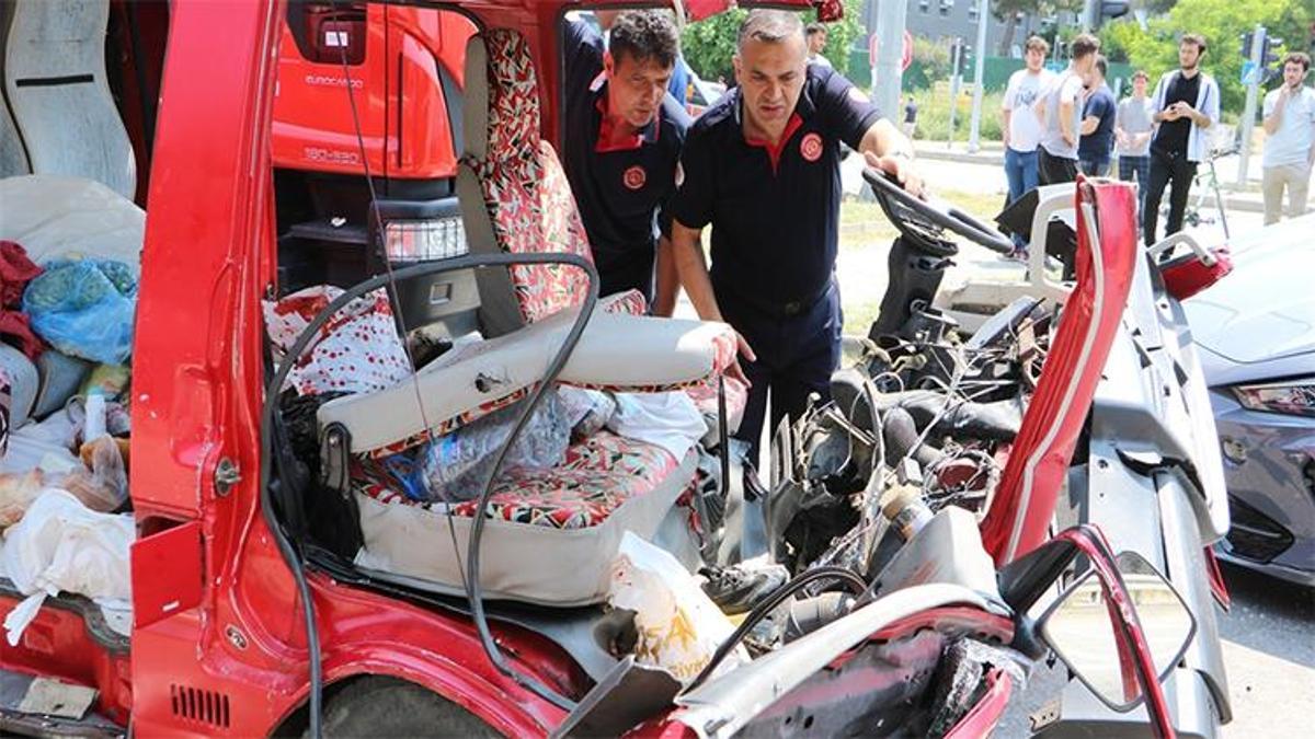 Samsun’da otomobil ile panelvan çarpıştı! Yaralılar var