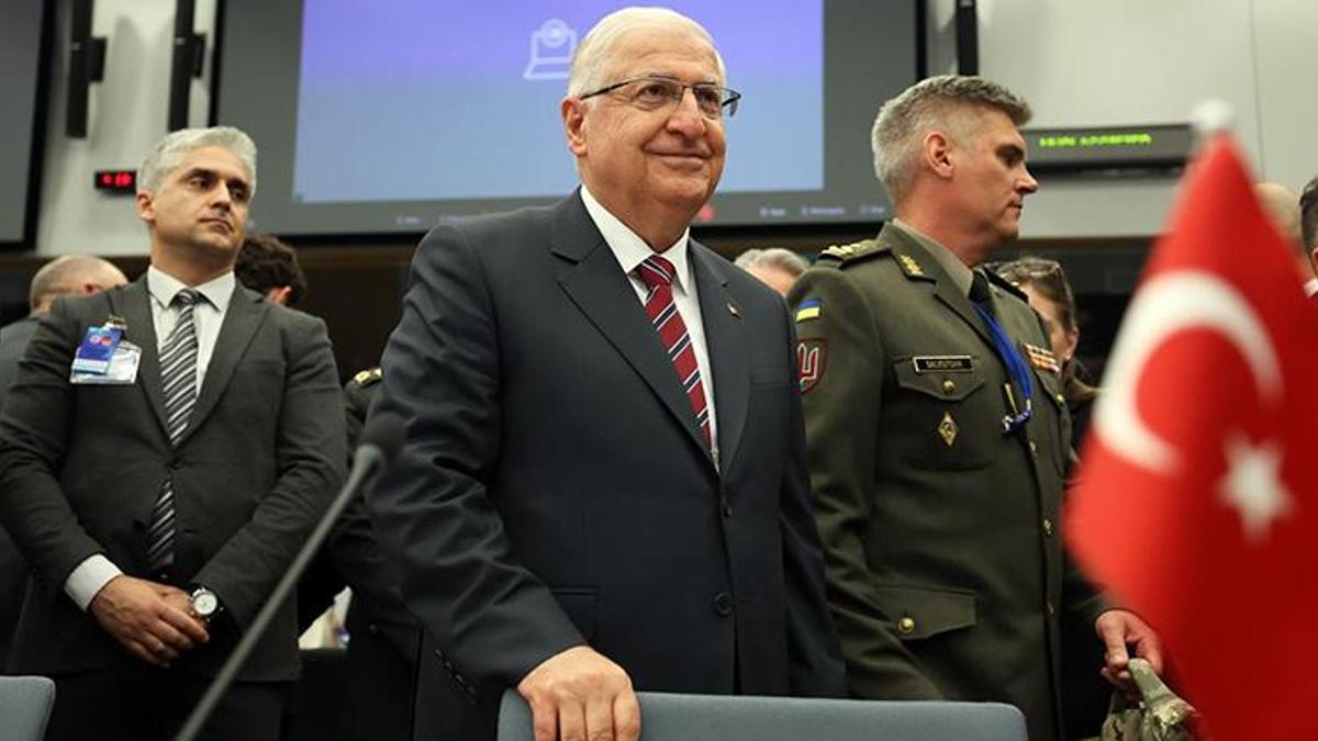 Bakan Güler NATO toplantısında: Engellerin kaldırılmasının hayati önem taşıdığı mesajı verilmiştir