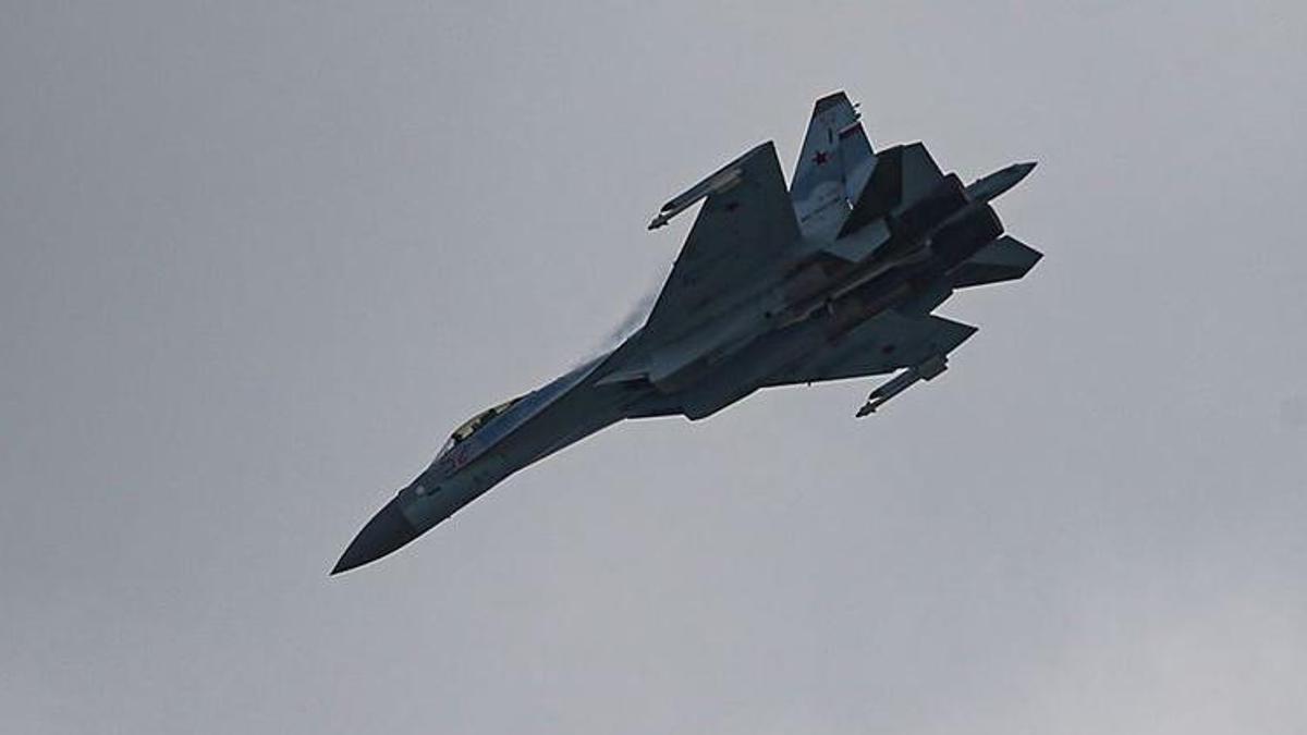 Ukrayna dünyaya duyurdu: Rus savaş uçağı düşürdük