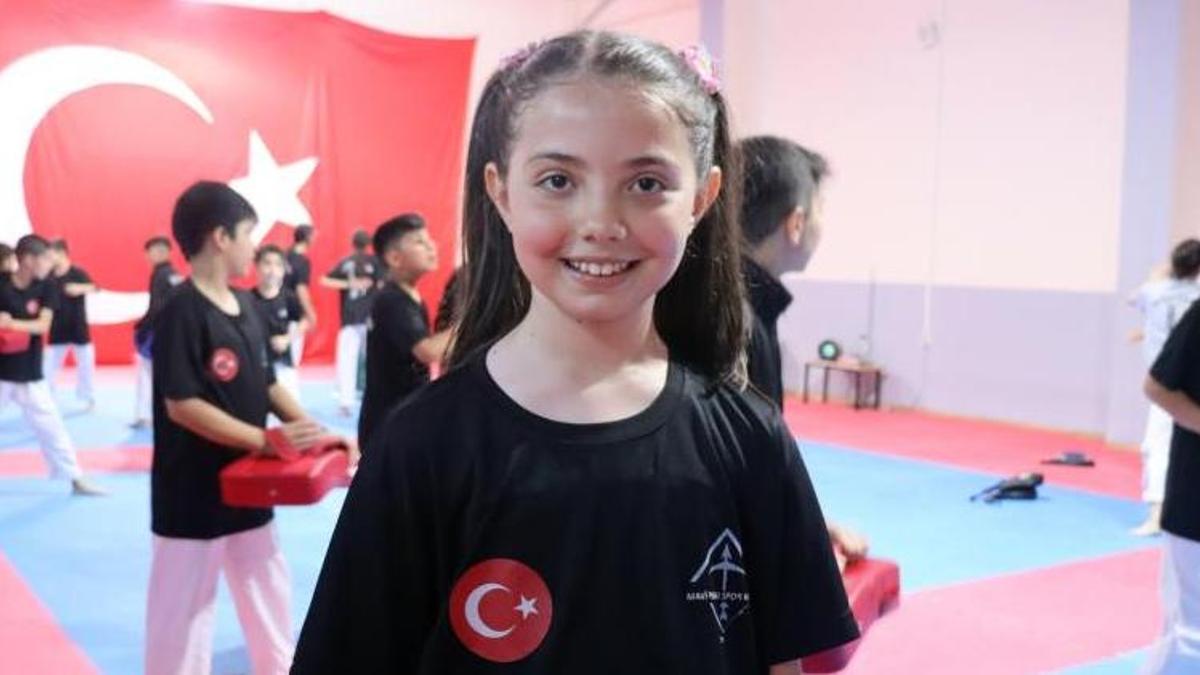 Kayseri'de hobi olarak başladığı taekwondoda şampiyon oldu