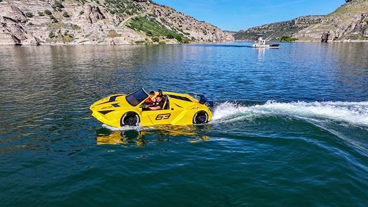 Dicle Baraj Gölü'nde alışılmadık görüntü! Sürat motorları ziyaretçilerden büyük ilgi görüyor