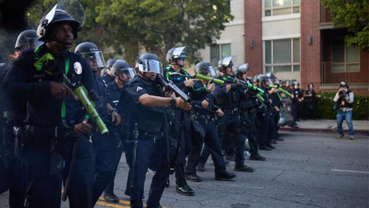 Donald Trump, gösterilerin sürdüğü Los Angeles'a asker göndermesini savundu: Kent yakılıp yıkılacaktı