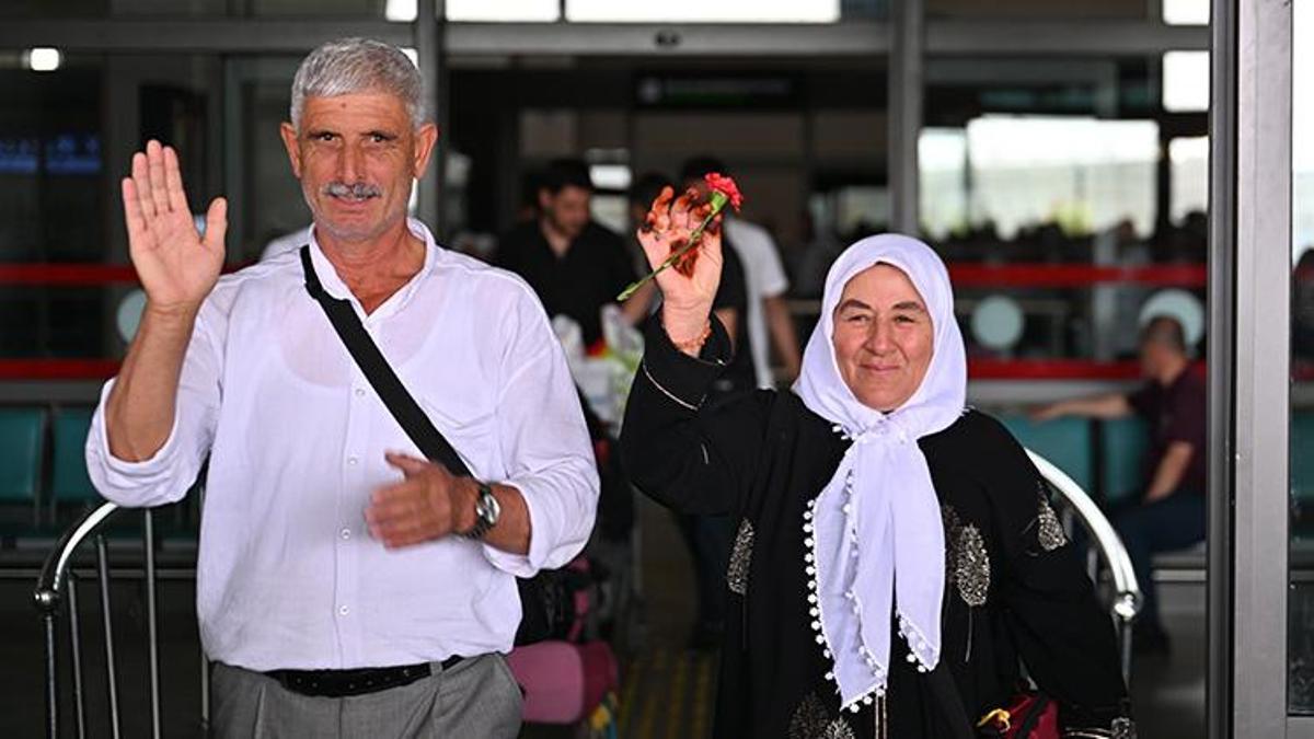 Hacılar yurda dönmeye başladı! İlk kafile Gaziantep'e geldi