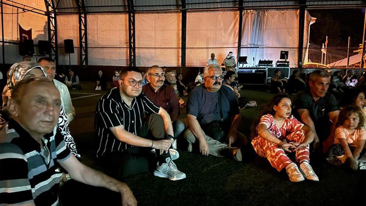 Saimbeyli'de açık havada sinema keyfi!