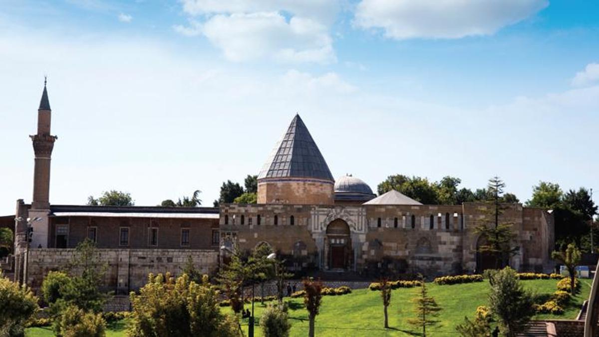 Alaeddin Tepesi ve Alaeddin Camii