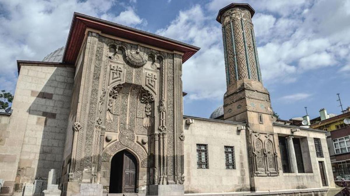 İnce Minareli Medrese (Taş ve Ahşap Eserler Müzesi)