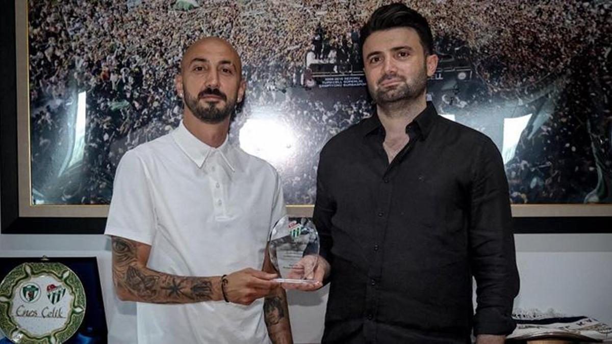 Bursaspor, kaptan Ahmet İlhan Özek ile yollarını ayırdı!