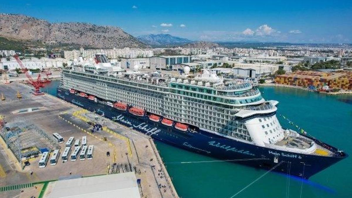 Antalya'da kruvaziyer turizminde 12 yıl sonra 'ilk'
