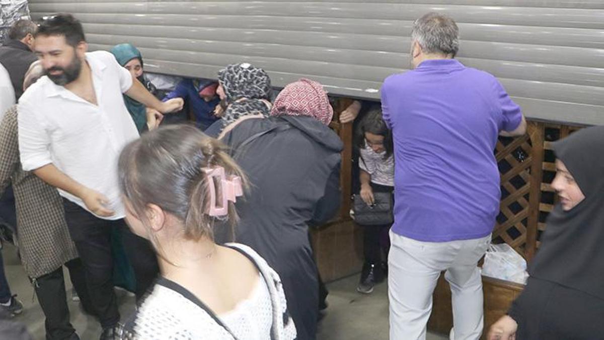 Erzurum'da indirim izdihamı! AVM'ye giren vatandaşlar ürünlere saldırdı