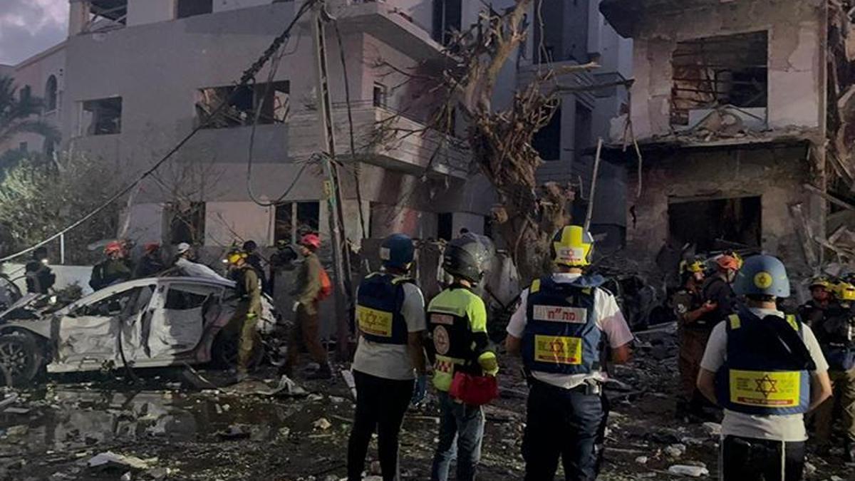 İsrail-İran savaşında dördüncü gün... Balistik füzeler ateşlendi! İsrail'in kalbinde büyük yıkım