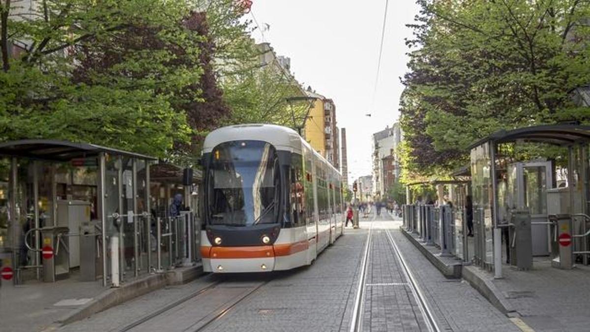 Eskişehir Tramvay İstasyonları: Şehrin Kalbine Yolculuk
