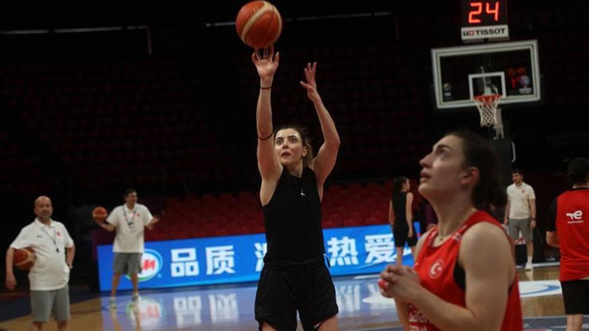 FIBA 2025 Kadınlar Avrupa Şampiyonası'nda mücadele edecek 12 kişilik kadro belli oldu