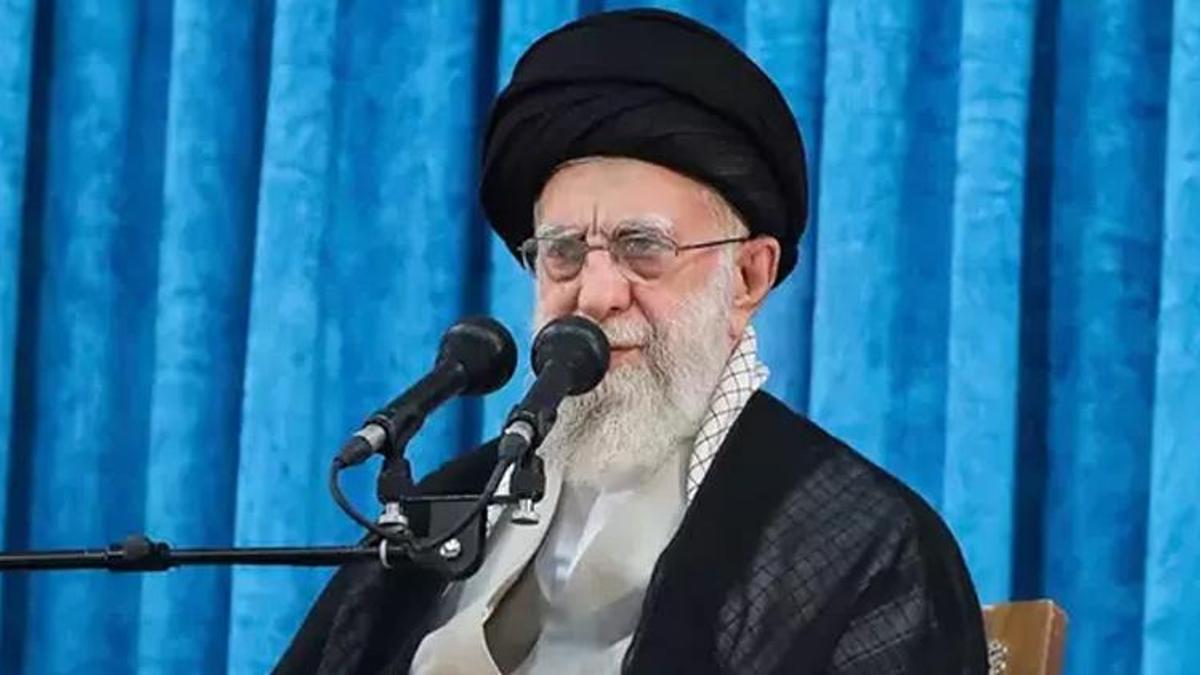 İran dini lideri Ayetullah Hamaney meydana okudu: Şehitlerimizin kanları yerde kalmayacak