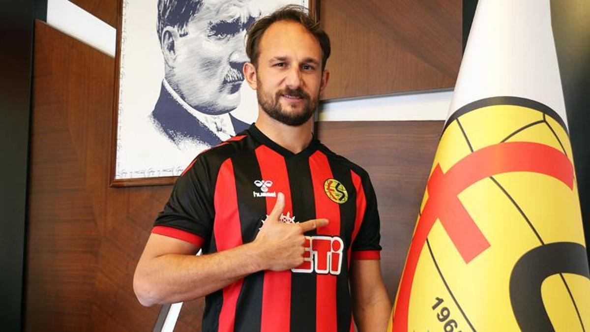 Burçak Özkanca Eskişehirspor'a veda etti! Yeni takımı açıklandı